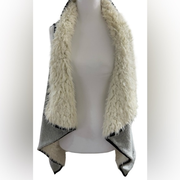 True Craft Jackets & Blazers - LOVE TRUE CRAFT FAUX LEATHER & FAUX FUR ASYMMETRICAL VEST GRAY SIZE: XL